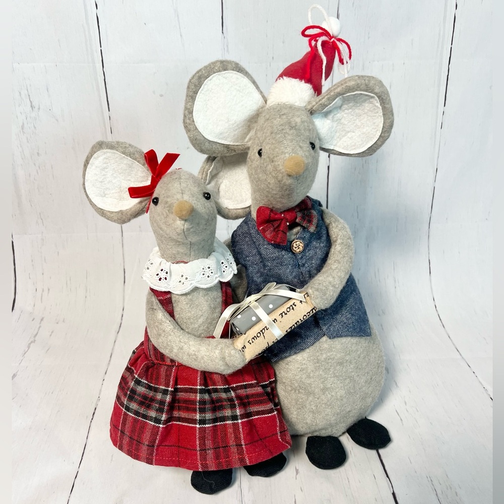 HomeGoods Mr & Mrs Christmas Mouse Holiday Plush Country Charm Decor 18”